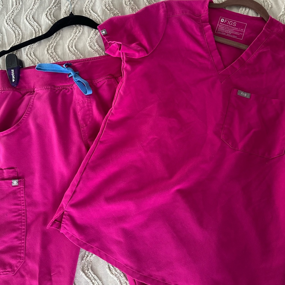 FIGS Scrub Set